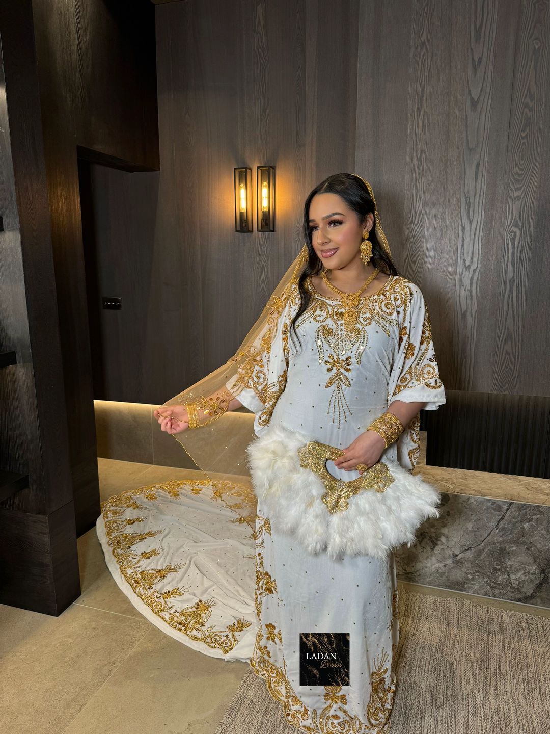 Ilwaad Velvet Bridal Dirac - White