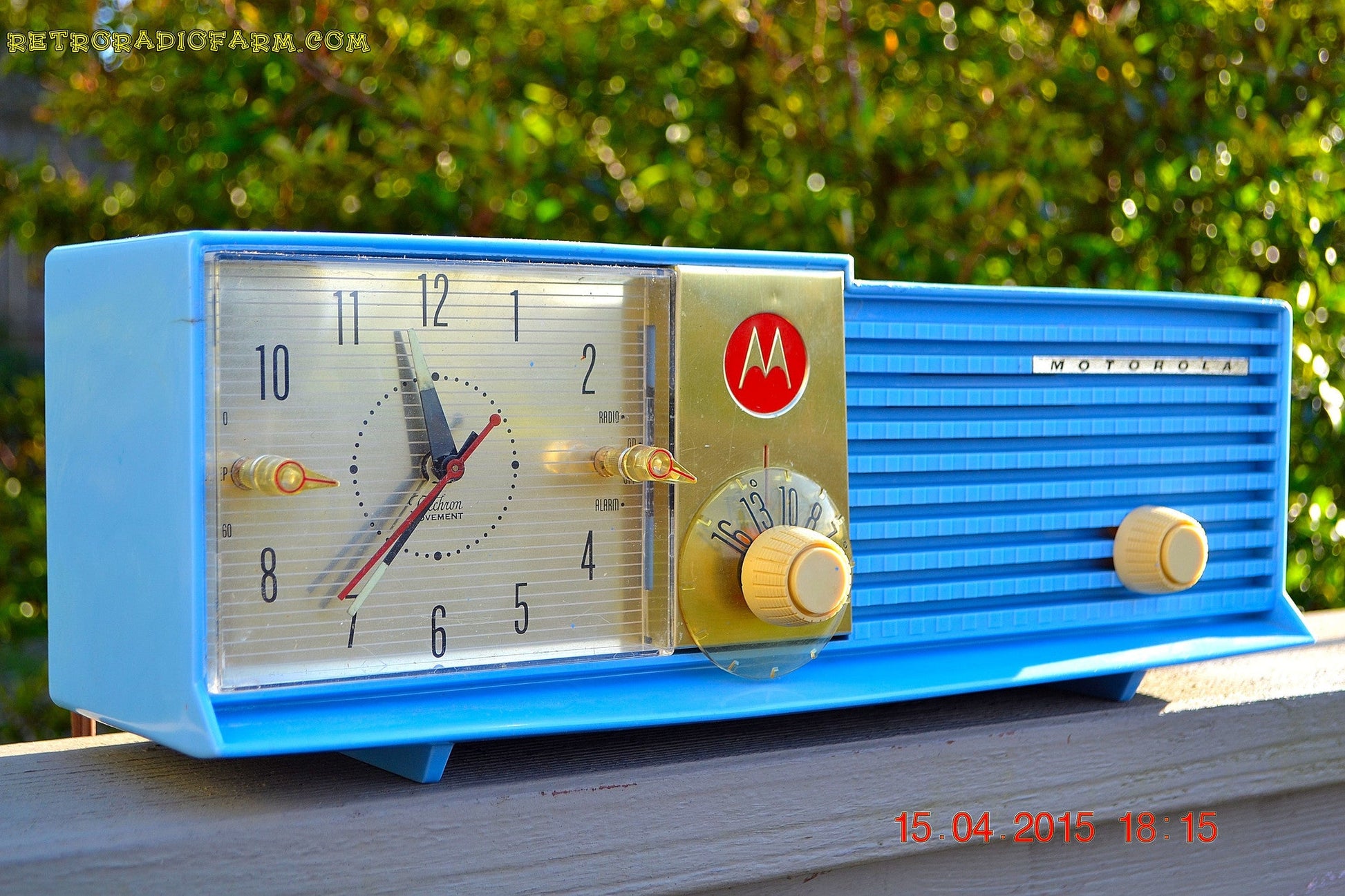 SOLD! - May 28, 2015 - CORNFLOWER BLUE Bi-level Retro Jetsons 1957 Motorola 57CD Tube AM Clock Radio WORKS! - [product_type} - Motorola - Retro Radio Farm